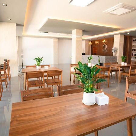 M&M Hotel Vang Vieng Exterior photo