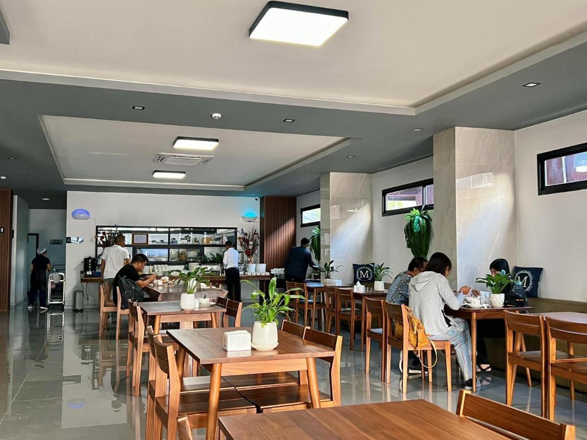 M&M Hotel Vang Vieng Exterior photo