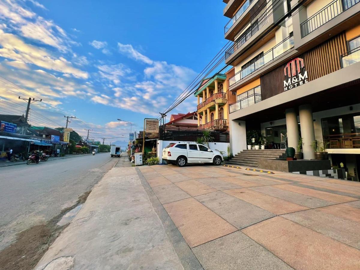 M&M Hotel Vang Vieng Exterior photo