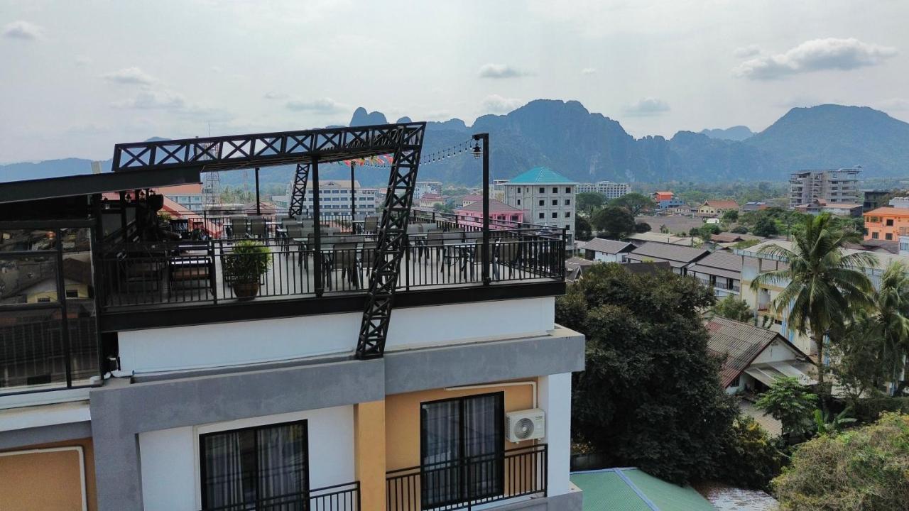M&M Hotel Vang Vieng Exterior photo